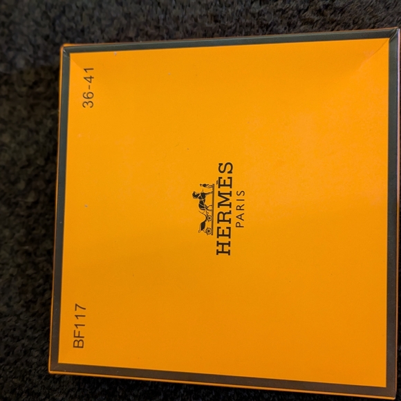 Hermes Black and Cream Socks Set - Picture 3 of 4